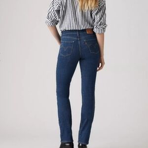 LEVI'S Jeans‎ Women's Mid Rise Classic Straight Hypersoft Medium Wash 28x30 NWT
